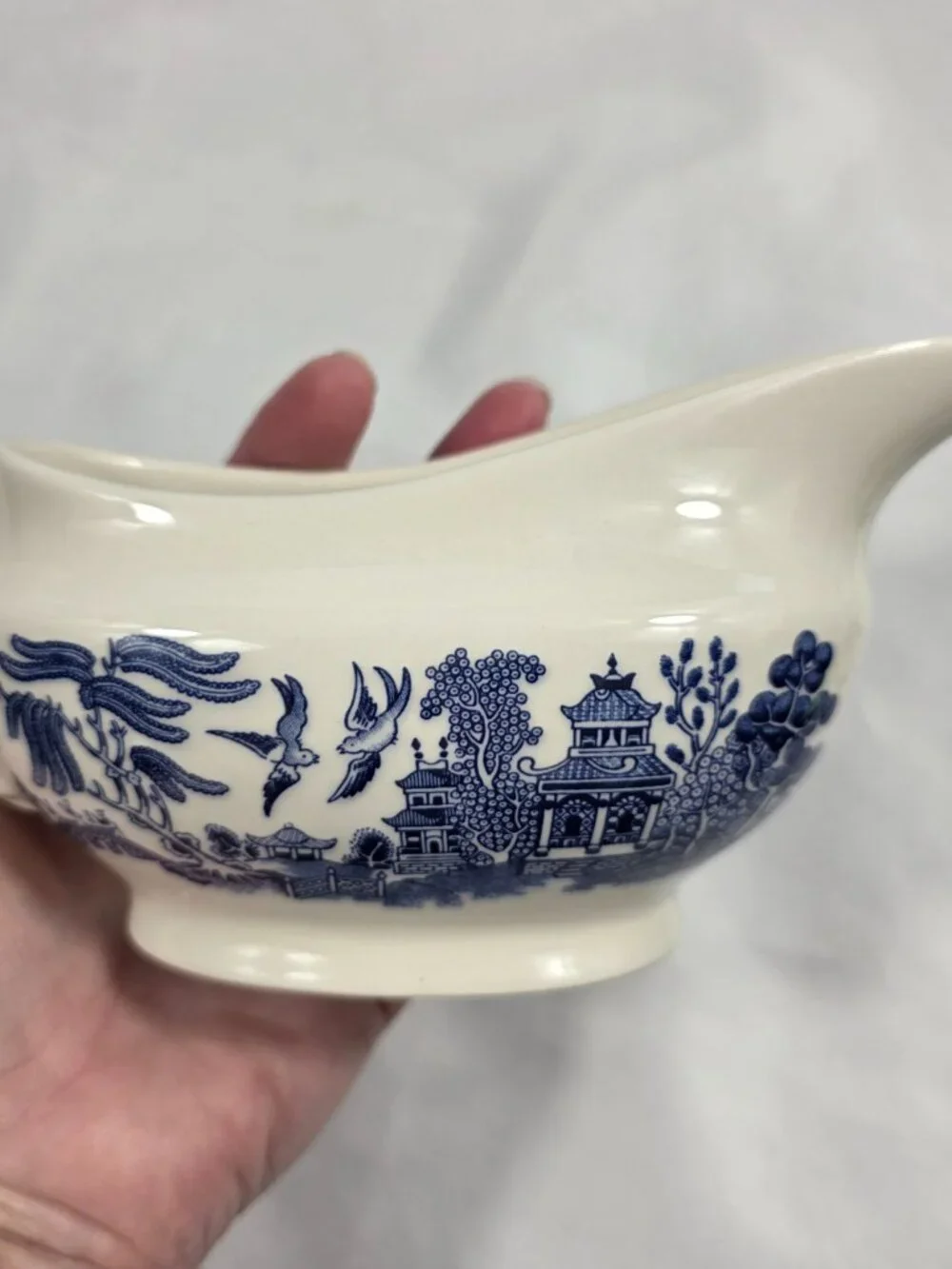 Churchill Willow Blue Gravy Boat Georgian Shape Earthenware England